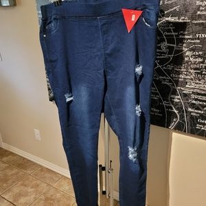 NWT Plus-size Darkwash Distressed Denim Jeans/Jeggings